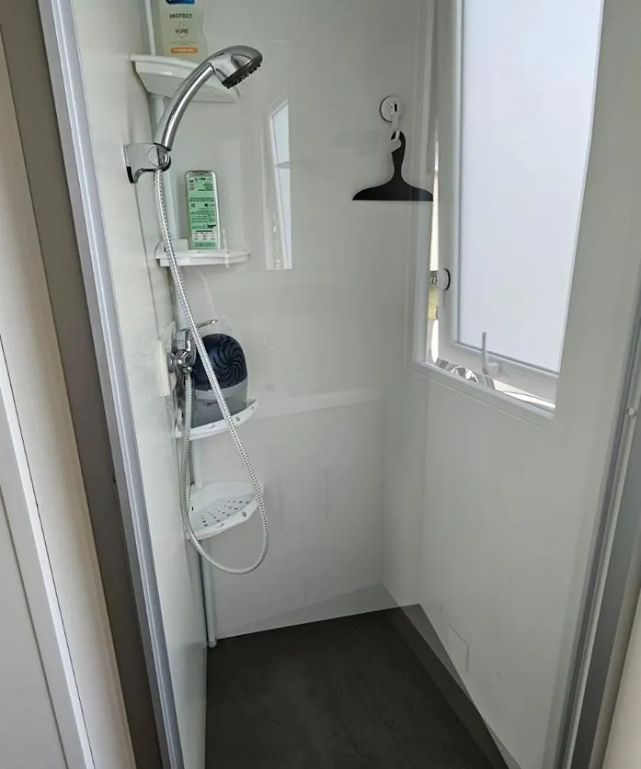 Mobil Home 3 Chambres Tout Equipe Avec Accueil Humain 阿旺桥 营地
